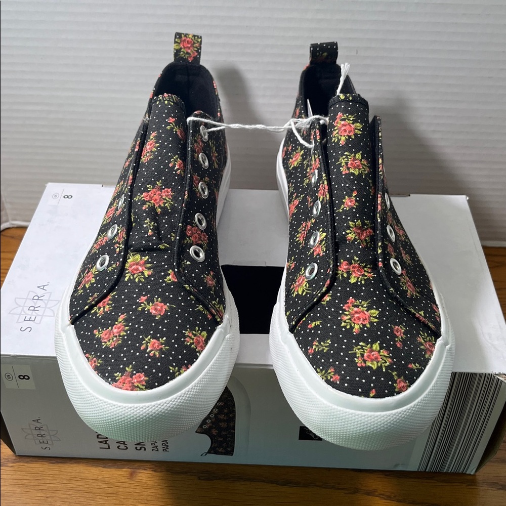 NWT Serra Ladies Canvas Sneakers Black Floral Casual Slip on Shoes Size 8 - Picture 5 of 15
